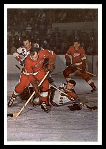 20 Горди Хоу КОПИТО - 1963 Toronto Star Hockey Звезди хокей на лед В действие Хокей карти (Star) С рейтинг NM - Грозен хокей карта