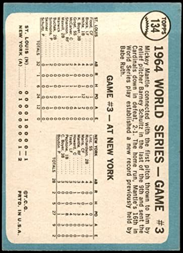 1965 Topps 134 Световните серии 1964 - Игра 3 - Mantle's Clutch HR Мики Мэнтл /Барни Шулц / Тим Маккарвер Сейнт Луис / Ню Йорк Кардиналс / Янкис (Бейзболна картичка) БИВШ Кардиналс / Янкис